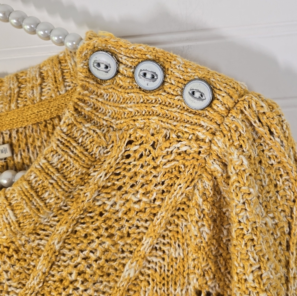 Faherty Button Shoulder Samson Sweater Medium - Picture 6 of 9